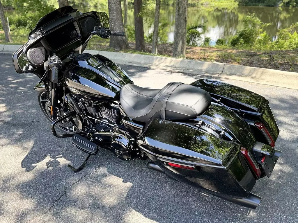 HARLEY DAVIDSON STREET GLIDE FLHX 117 - 3