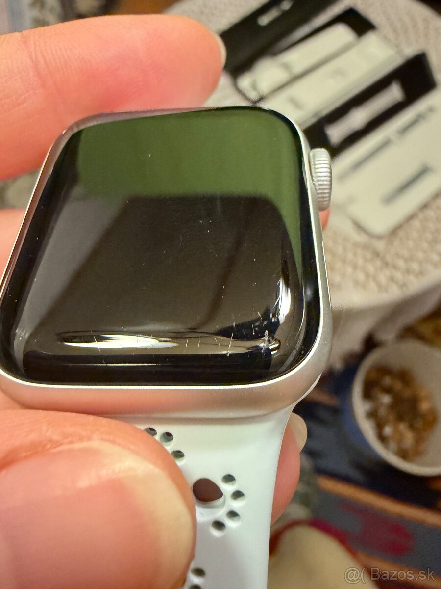 Predám Apple Watch SE 1 generácia - 3