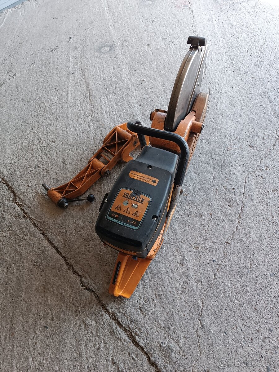 Rozbrusovacia pila - 3