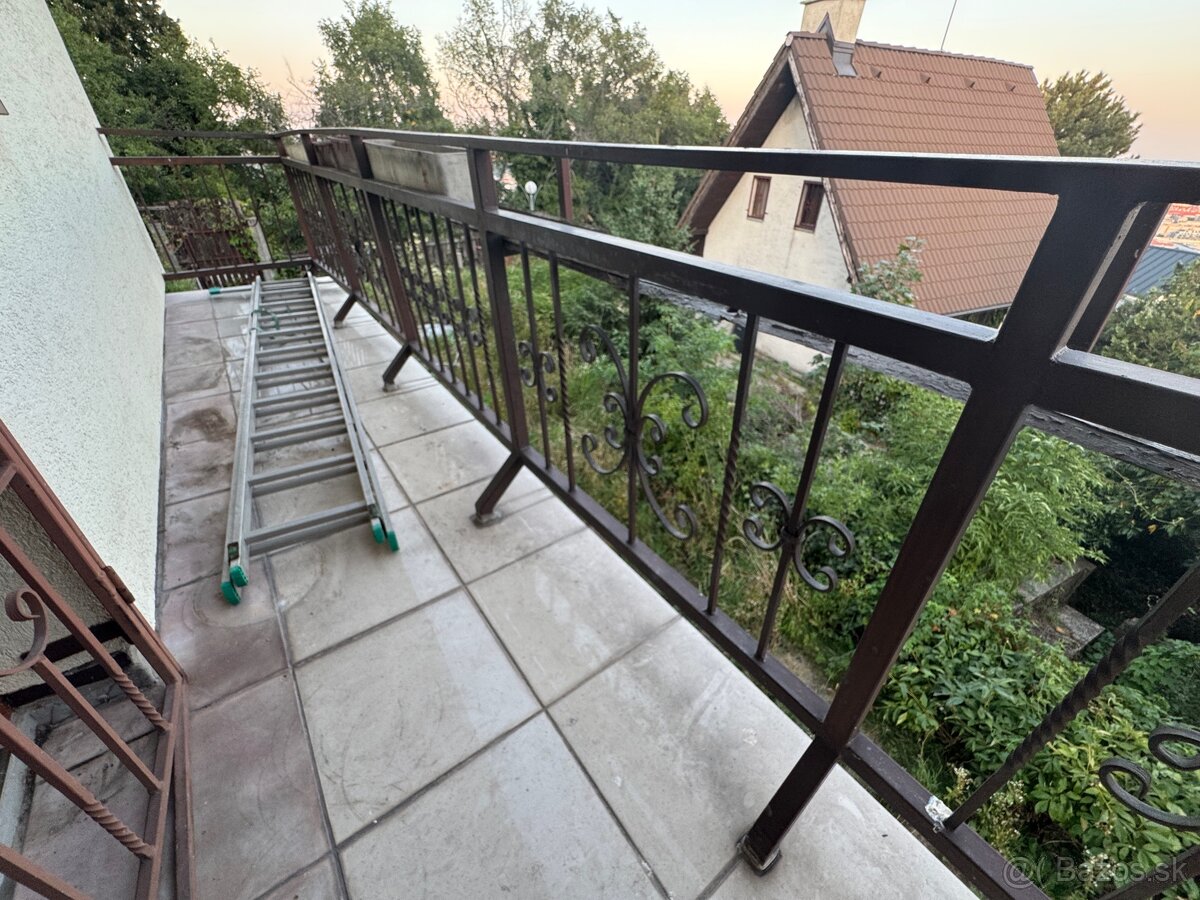 Predám kované mreže na okná a zábradlie na balkón - 3