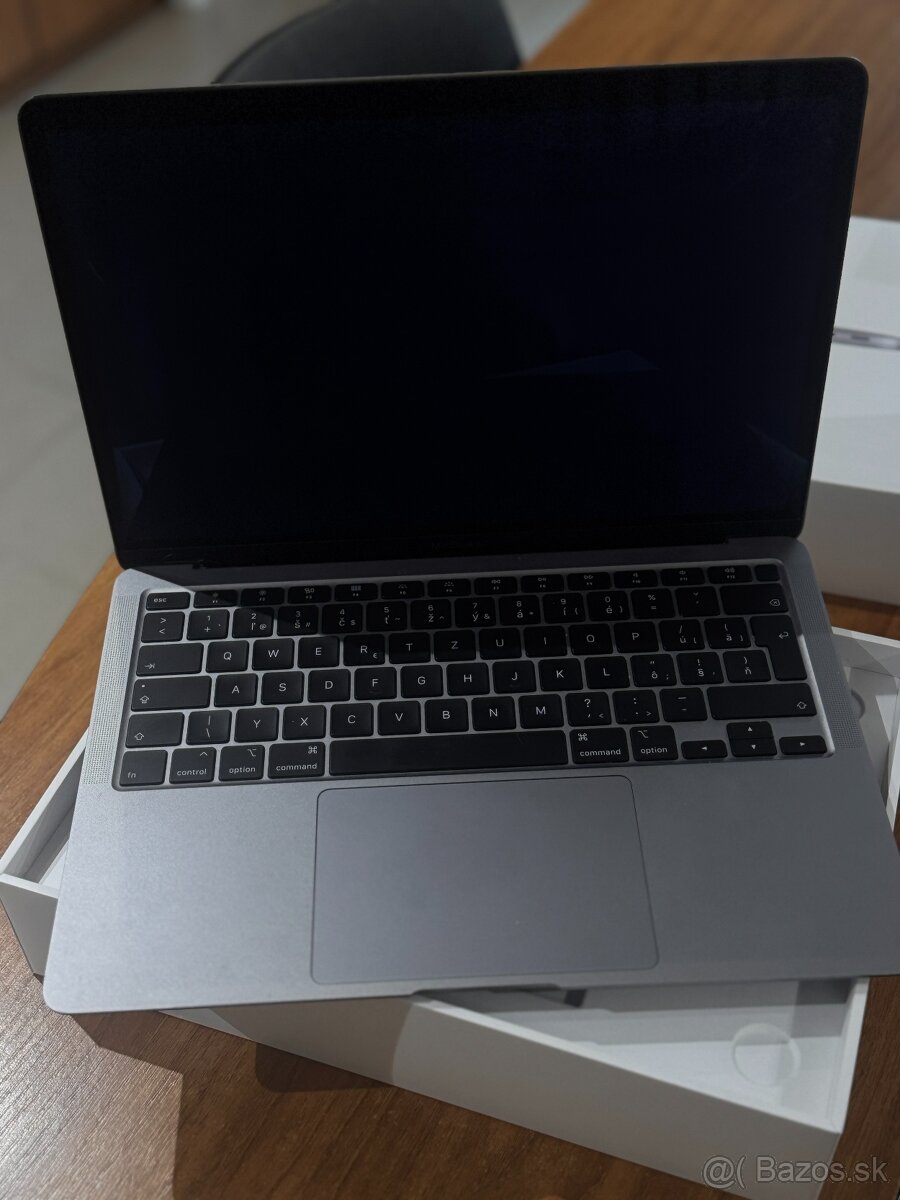 MacBook Air 13-inch - 3