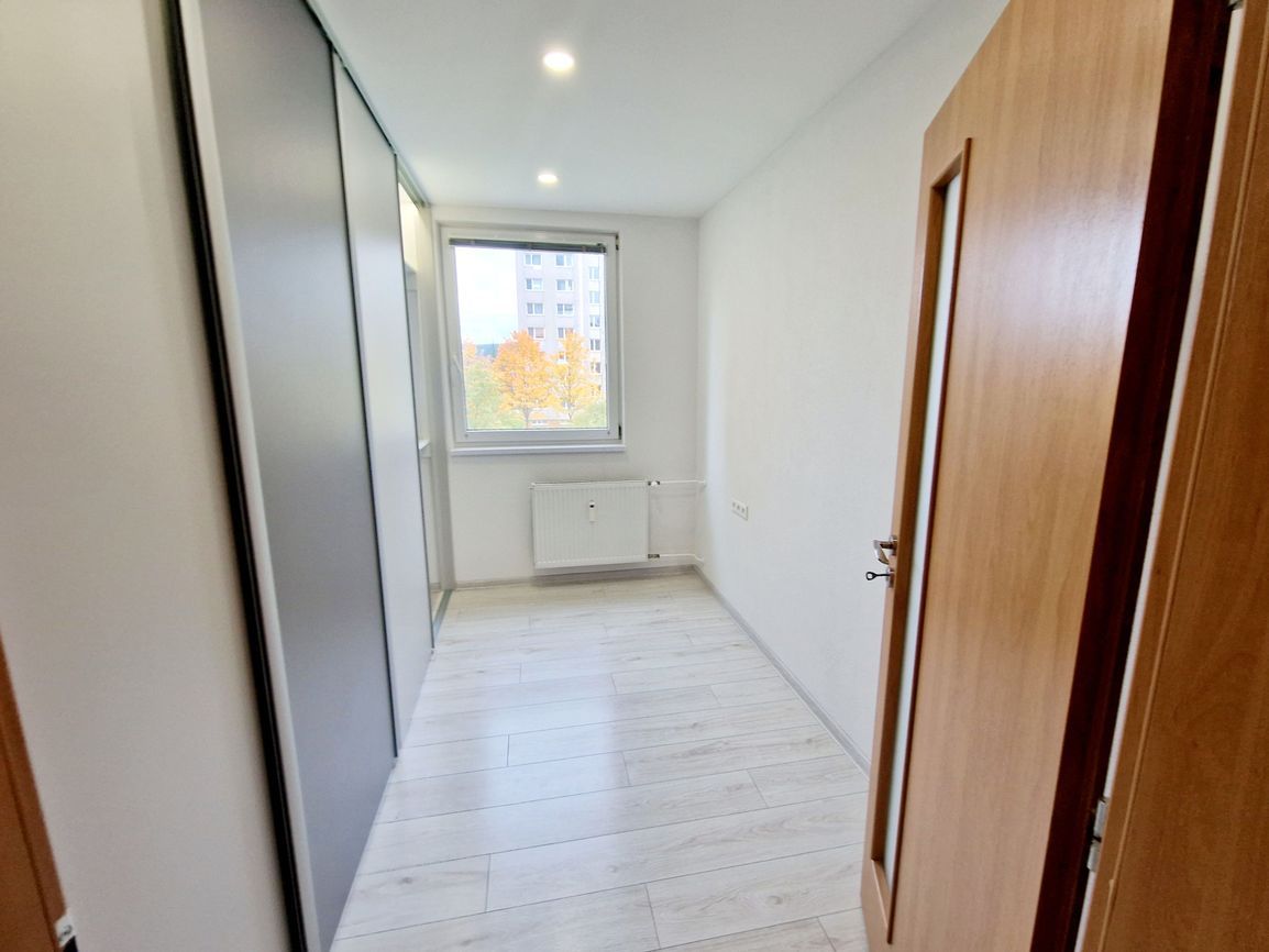 3 izb. byt prenájom, ST.JUH - 3