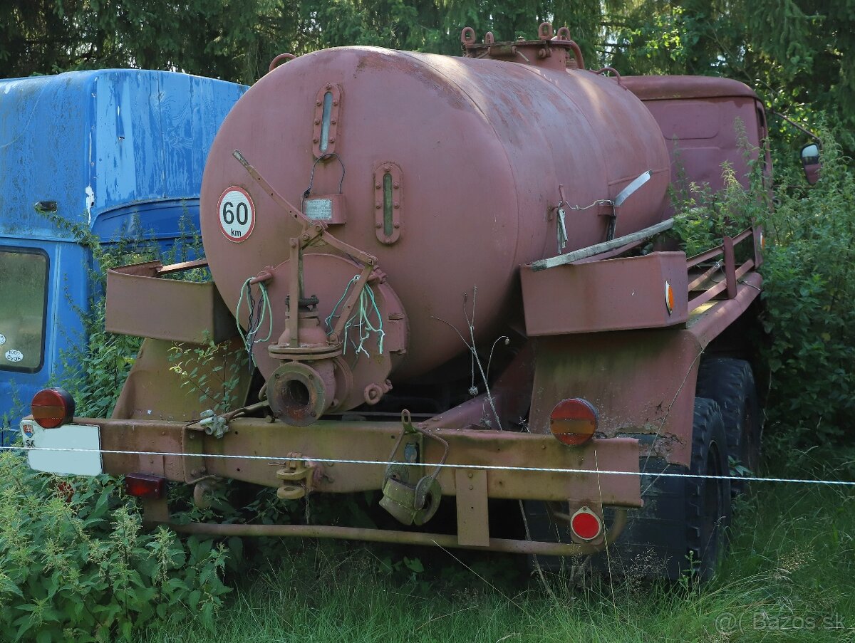 PRAGA V3S 6x6 fekal - 3