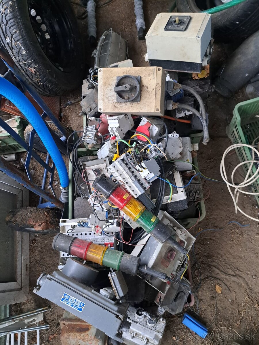 ELEKTROINŠTALAČNÝ MATERIAL -použitý - 3