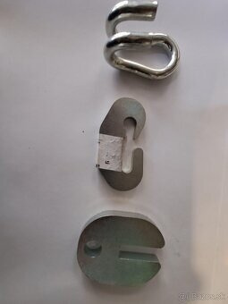 upinak na retaze - 3