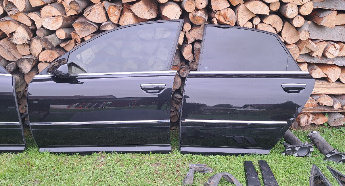 Audi A8 D3 naraznik zadne svetla dvere - 3