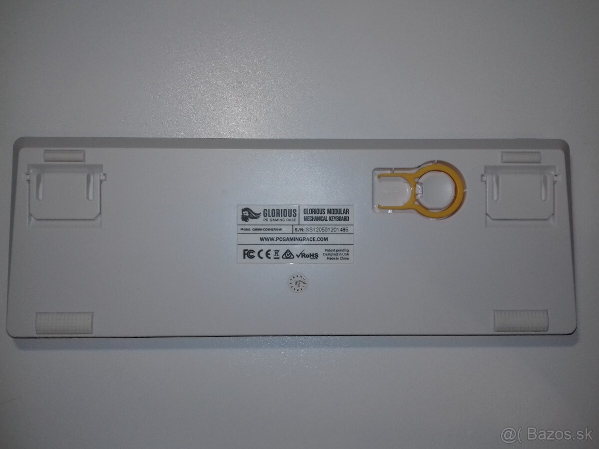 Glorious GMMK Compact 1. gen (Biela) - 3