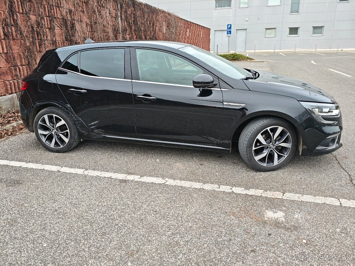 RENAULT MEGANE BOSE EDITION TCE 130 R.V.2016 - 3