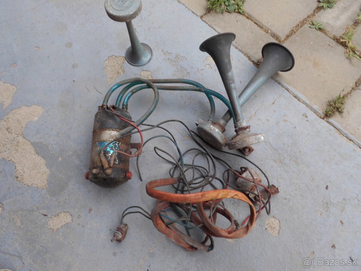 Predám dobové fanfary - 3