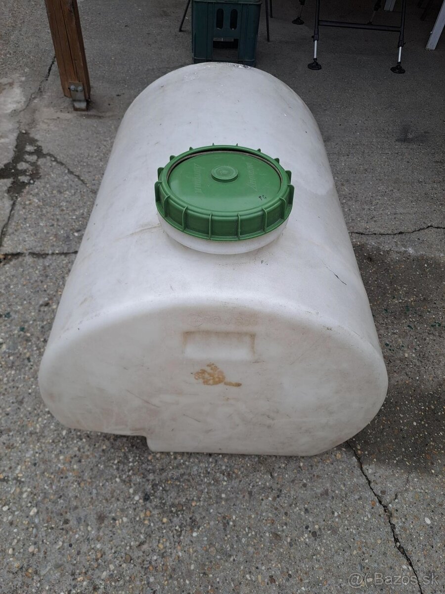 Plastové sudy 500 L a 300 L - 3