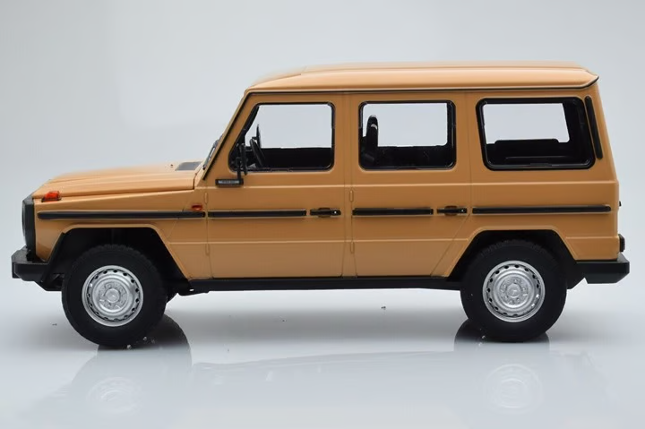 Predám model Minichamps Mercedes-Benz G LWB (W460) 1:18 - 3