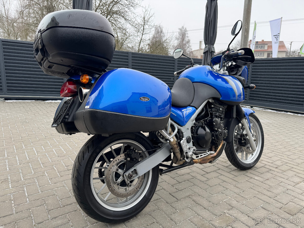 Triumph Tiger 955i - 3