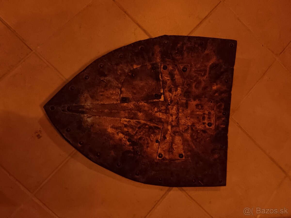 Kovov-drevený štít keltsky - 3