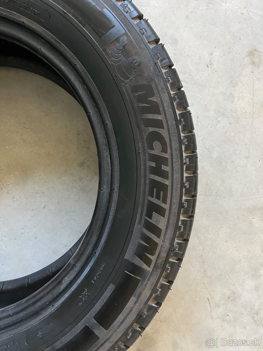 Predám gumy 225/65 R 16 C MICHELIN - 3