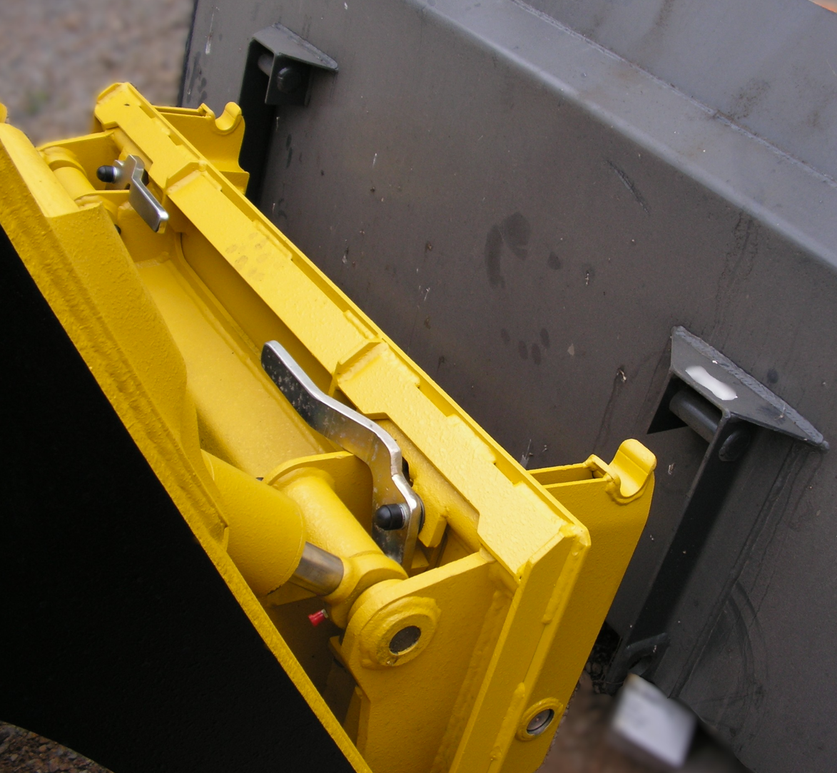 redukcia, prechod bobcat jcb cat - UNC locust, adapter detva - 3