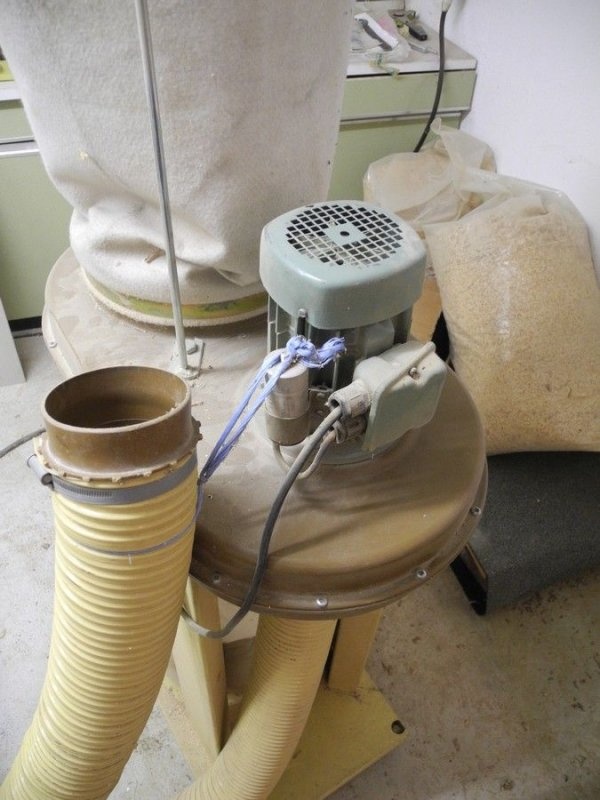 Tesár/tesárka Scheppach Hobľovačka Pásová píla Stolová píla - 3