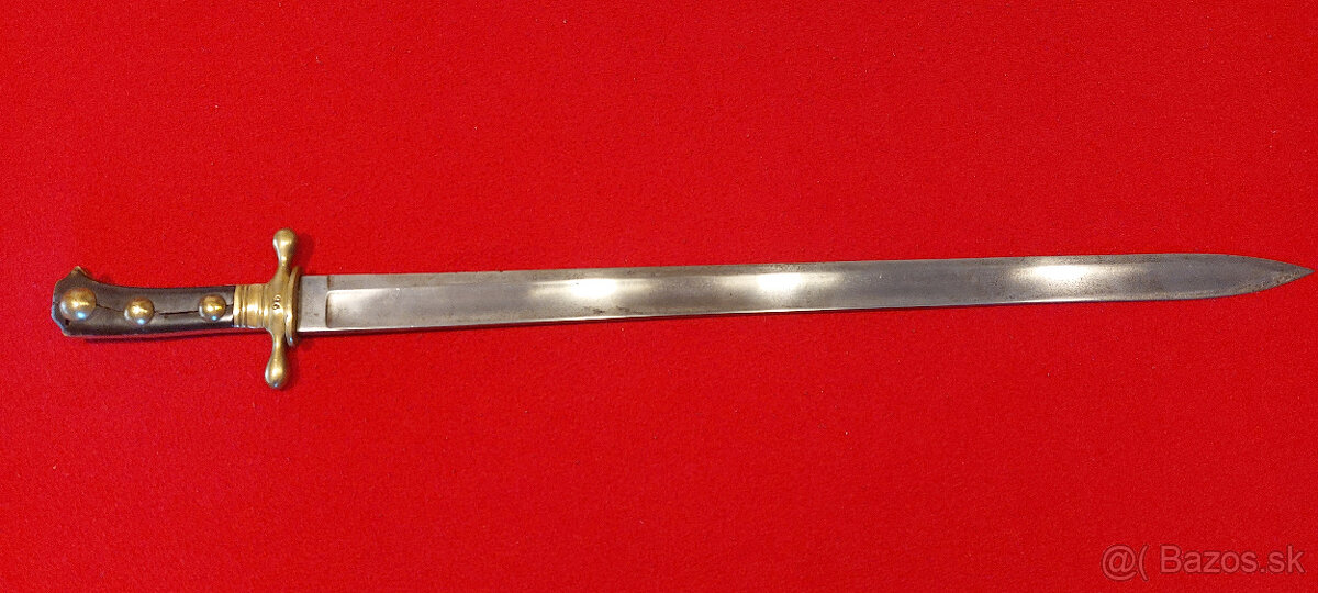 VOJENSKÝ TESÁK - 3