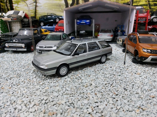 model auta Renault 21 Nevada 1988 Otto mobile 1:18 - 3