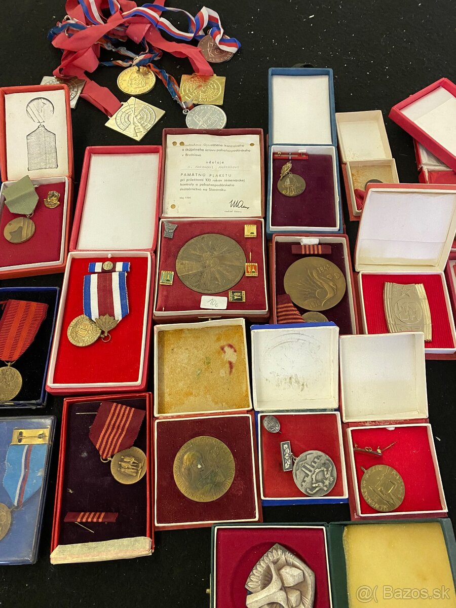 Medaile vyznamenania vojna Militarie odznaky - 3