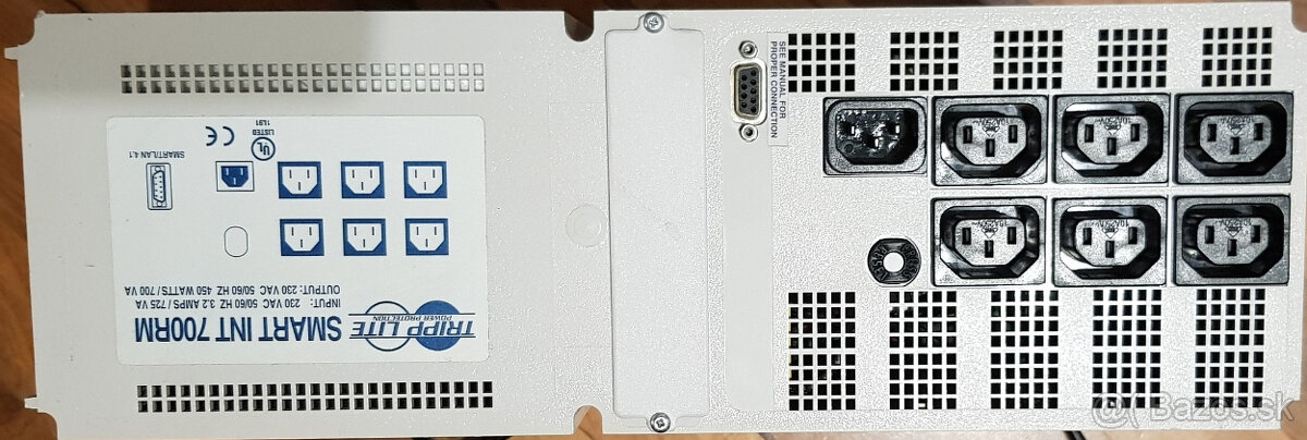 Záložný zdroj Tripp Lite Smart INT 700 - 3