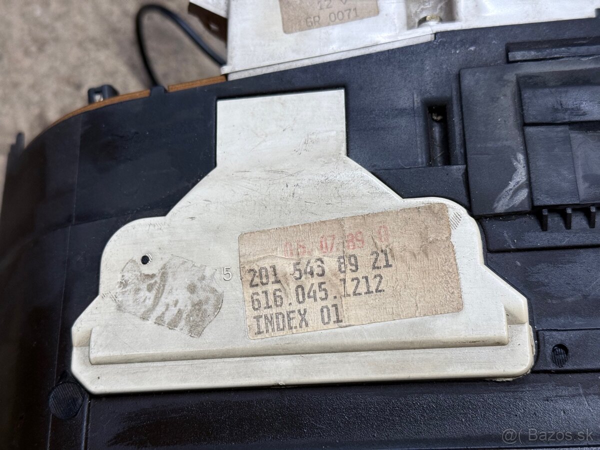 Budíky tachometra mercedes w201 190d - 3