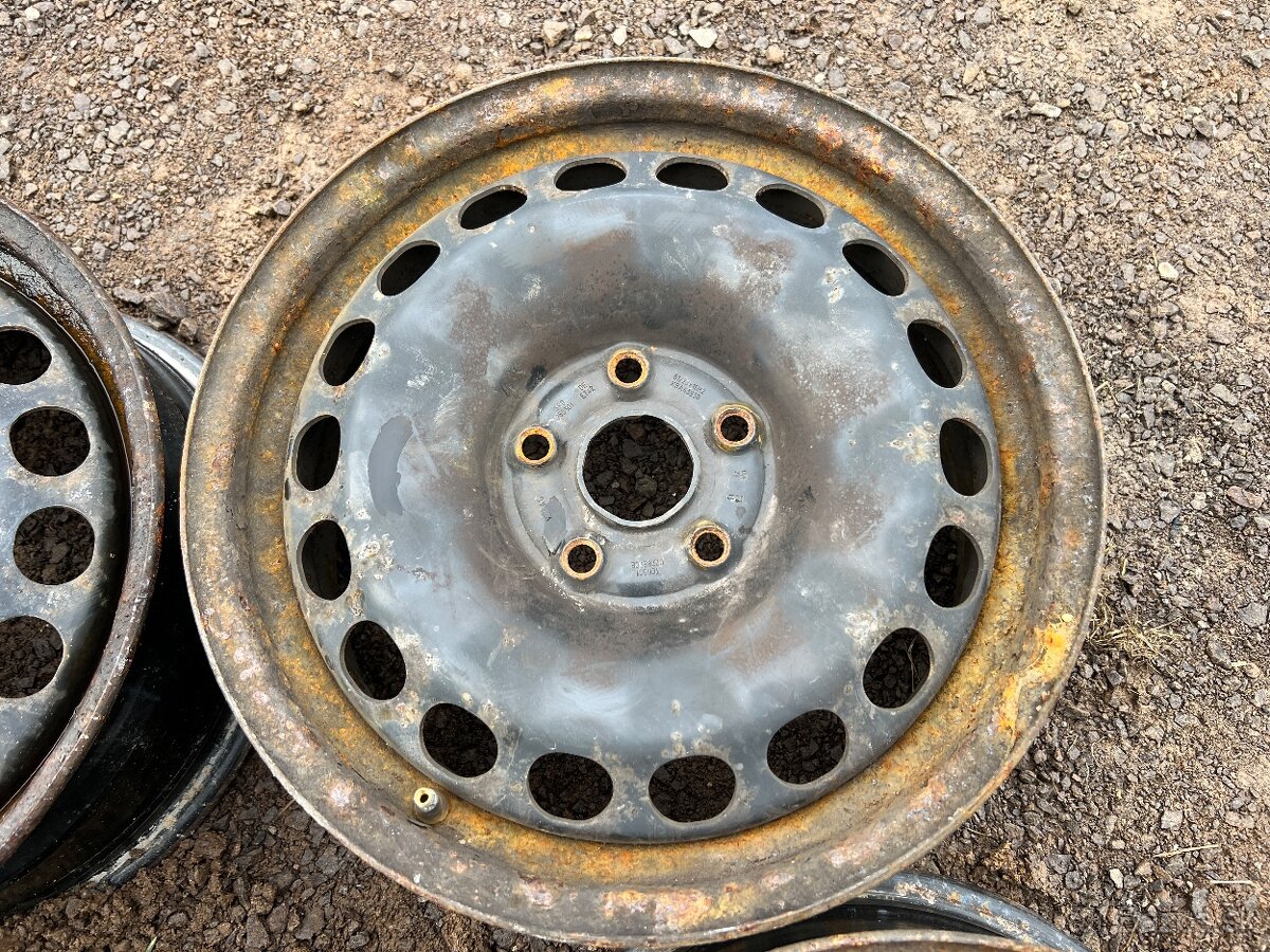 ET42 plechové disky 5x112 R16 - 3