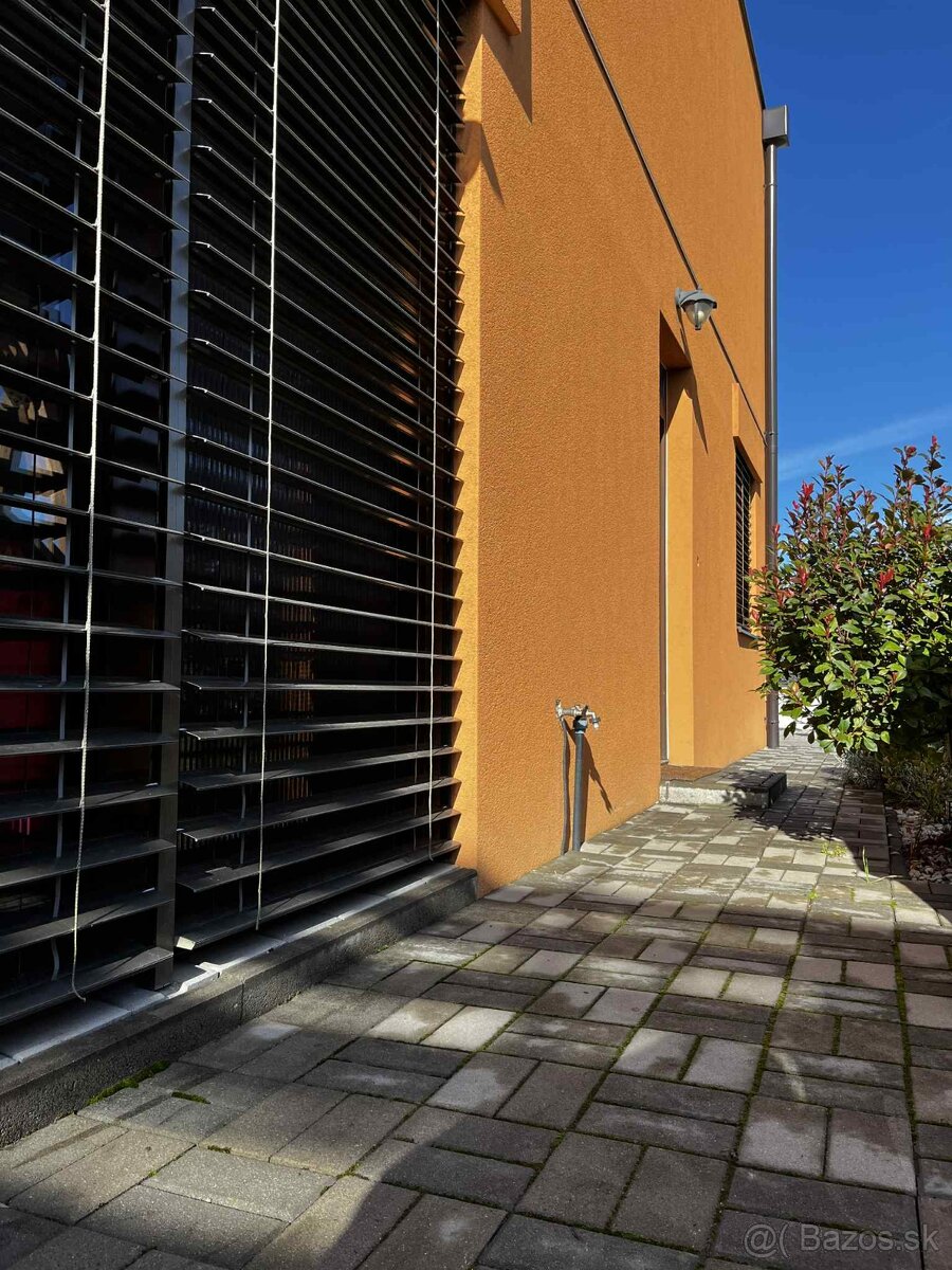 PRENÁJOM – štýlový byt - jacuzzi, garáž, záhrada, Podlužany - 3