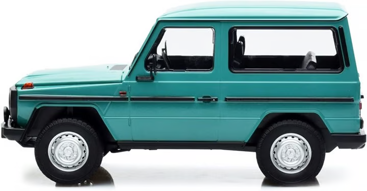 Predám model Minichamps Mercedes-Benz G short (W460) 1:18 - 3
