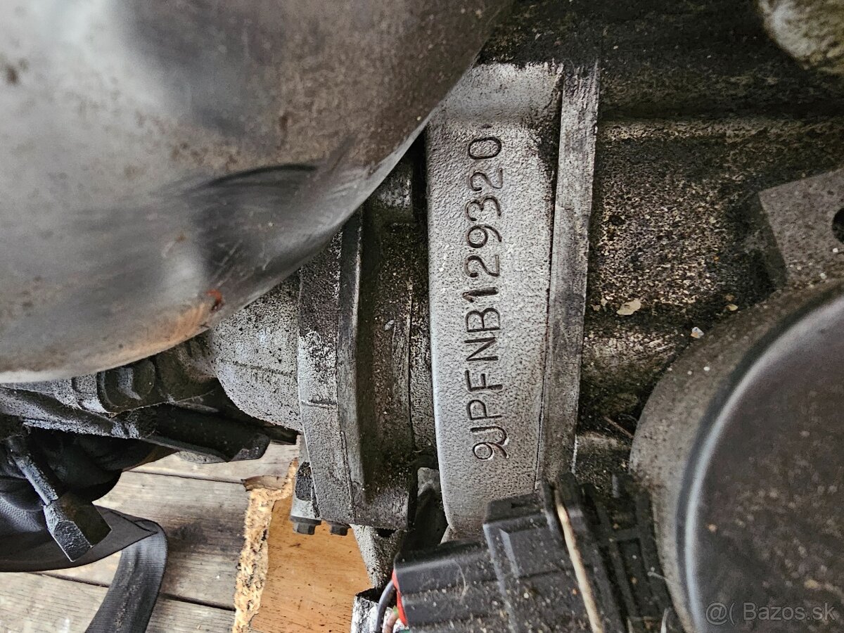 Motor Jaguar 4.0 9JPFNB x300 x330 - 3