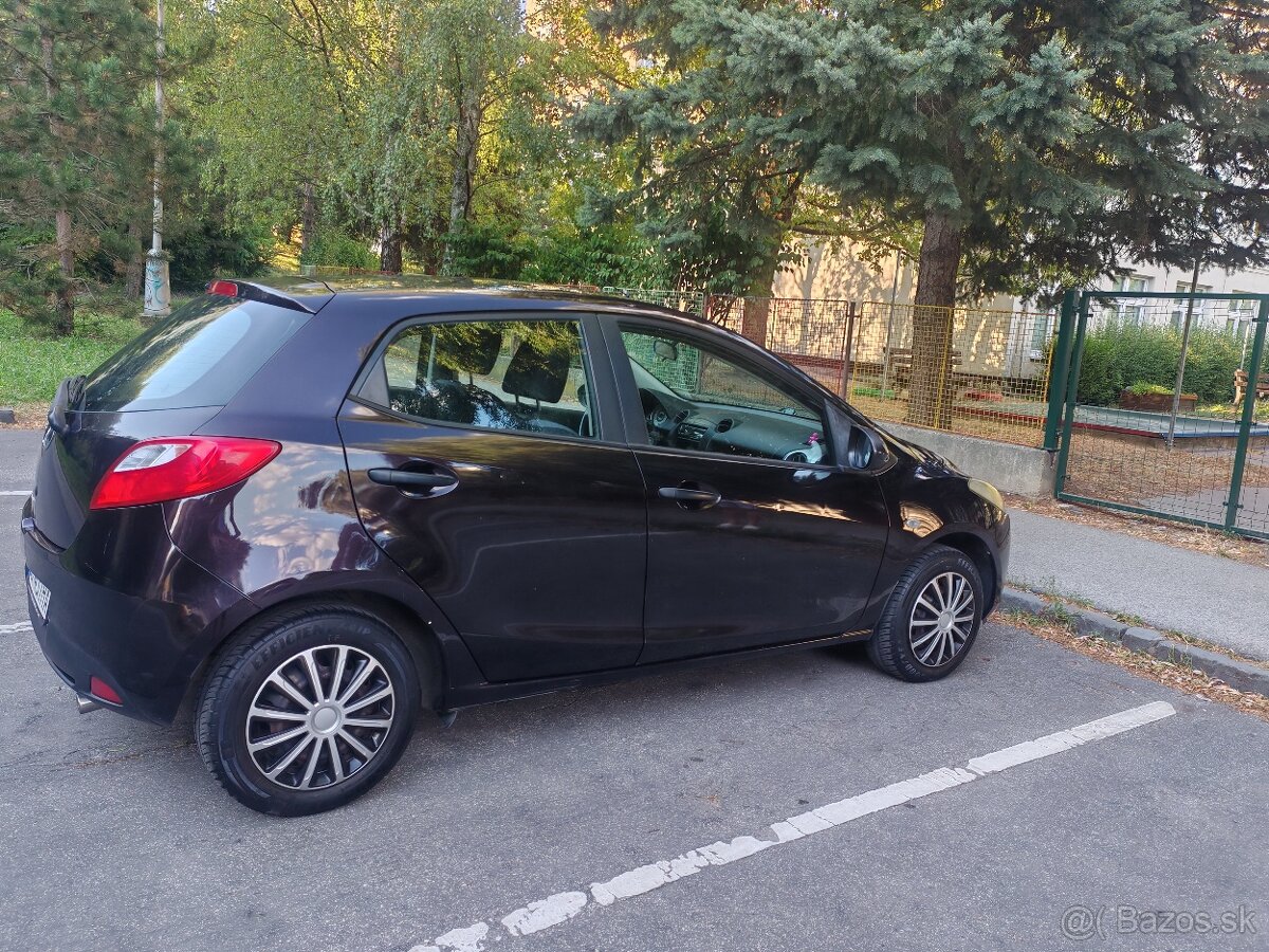Mazda 2 - 3