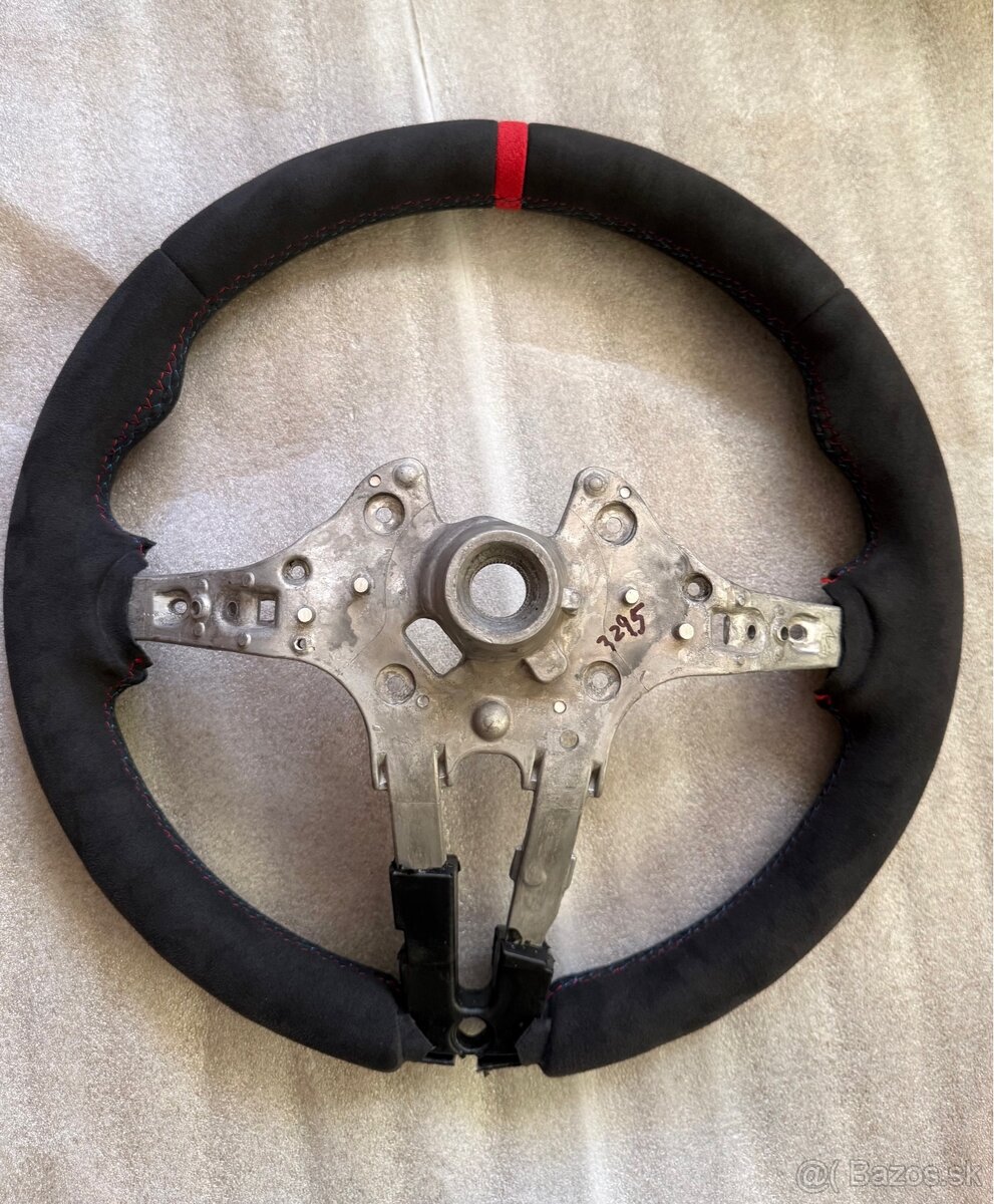 BMW Alcantara Volant - 3