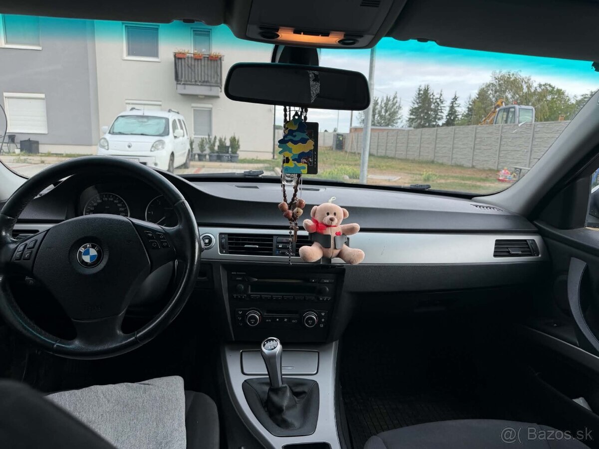 BMW E91 318D - 3