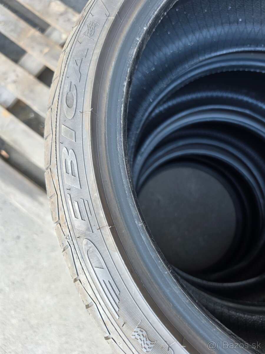 225/40 r18 - 3