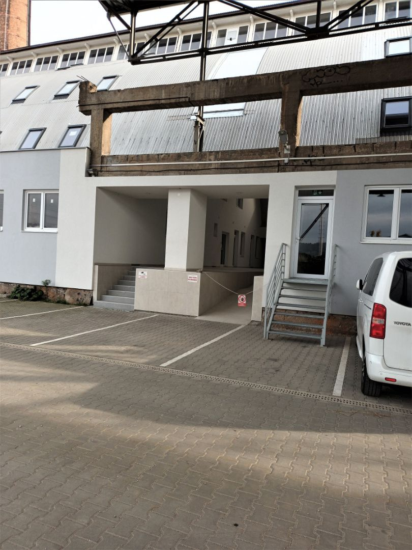 Prenájom priestoru 138 m2 na rôzne účely Bytčická ulica - 3