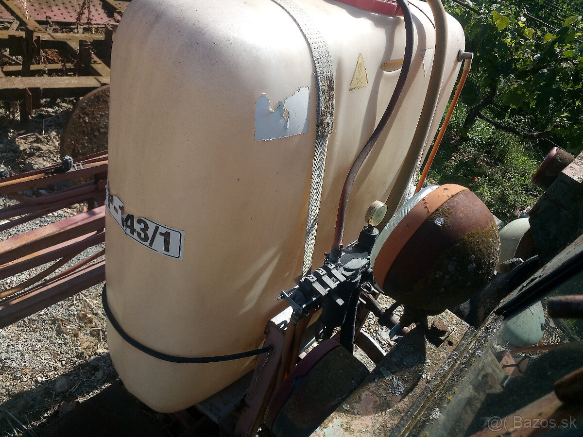 Predám nesený postrekovač 400L záber 10m - 3