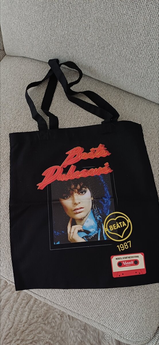 Beáta Dubasová tričko (L) + taška - 3