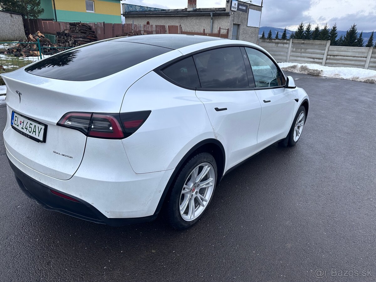 Tesla model Y LR - 3