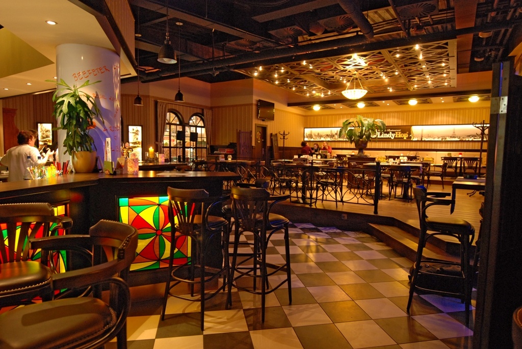 čašník/ čašníčka / brigádnik - 3