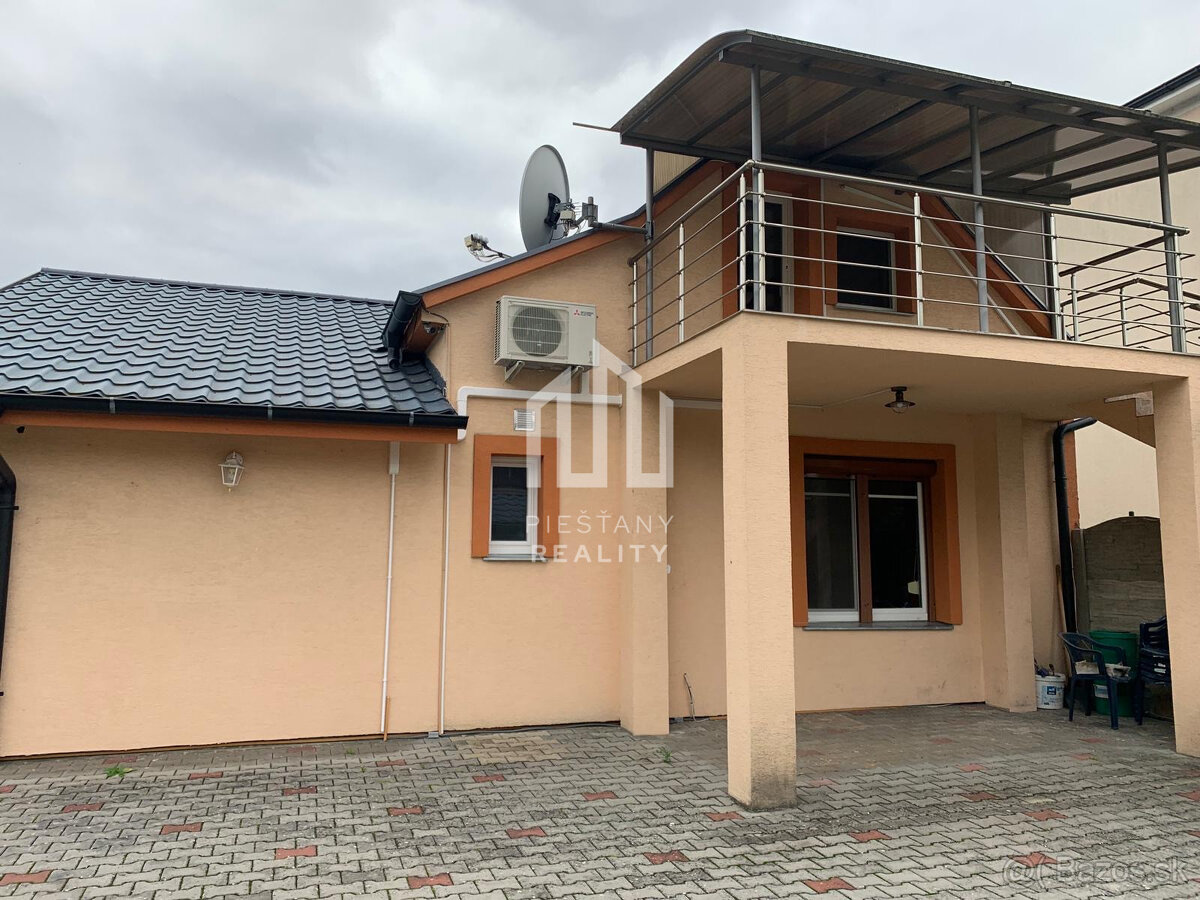 EXKLUZÍVNE RD v Banke s pozemkom 728 m2 a poschodie so sam - 3