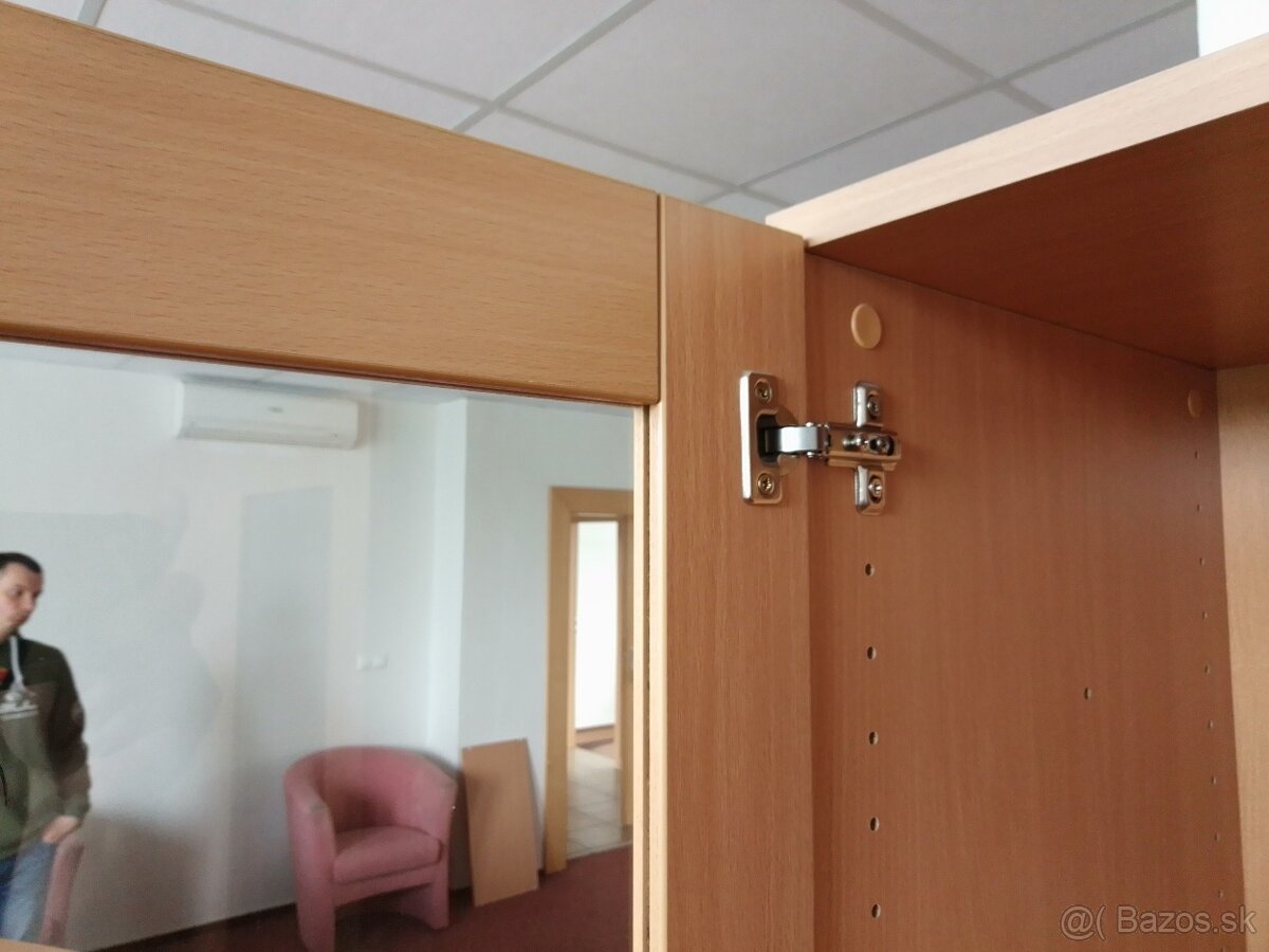 Kancelársky nábytok - 3