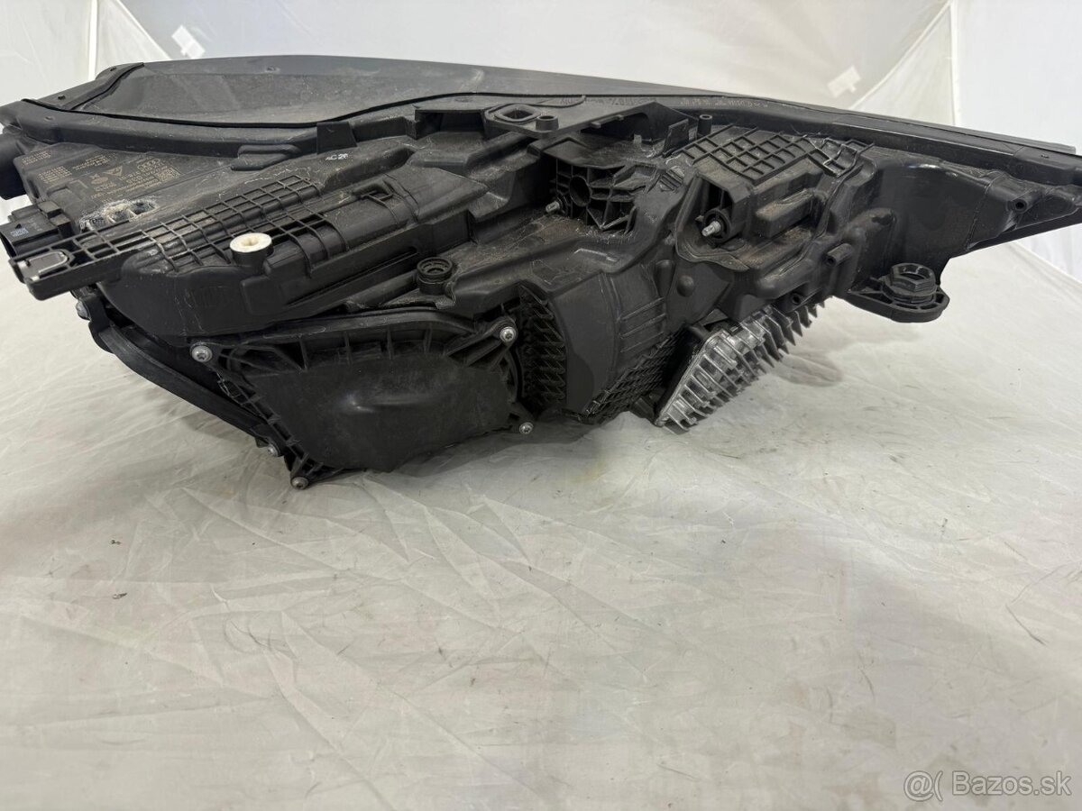 Predám svetlo Audi A6C8 - 3