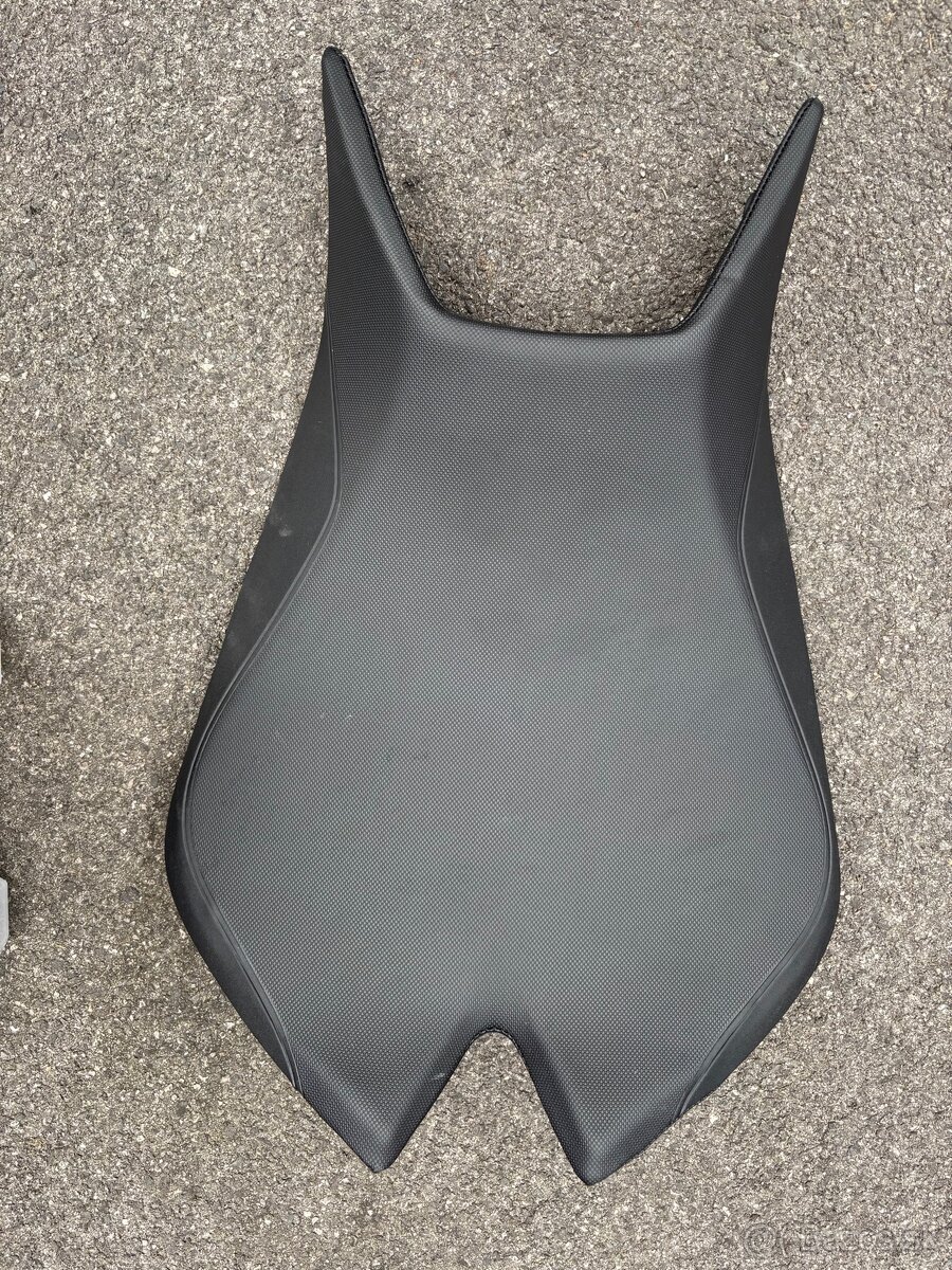 Aprilia RSV4 2023 jednotlive diely - 3