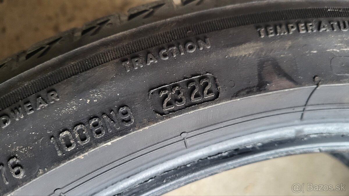 245/40 R19 - 3