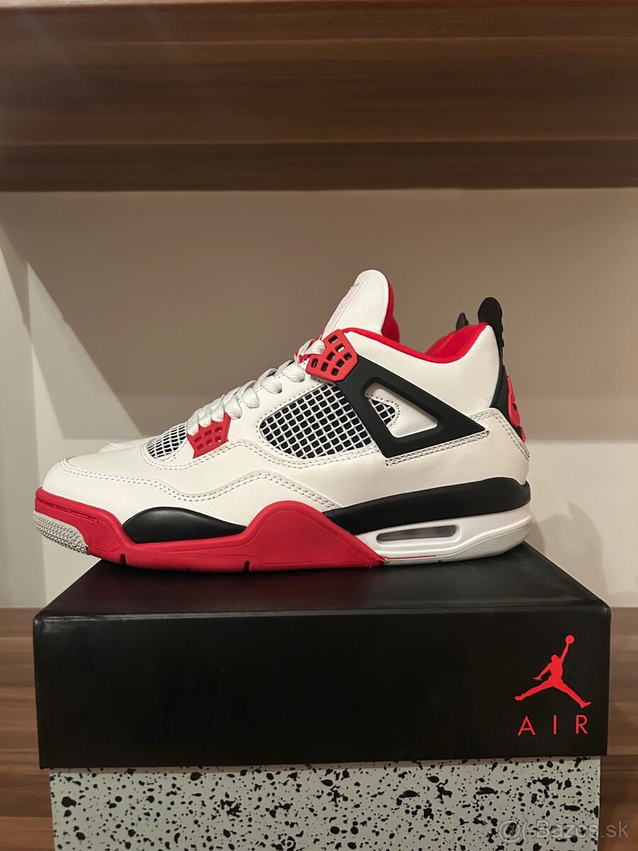 Jordan 4 - 3