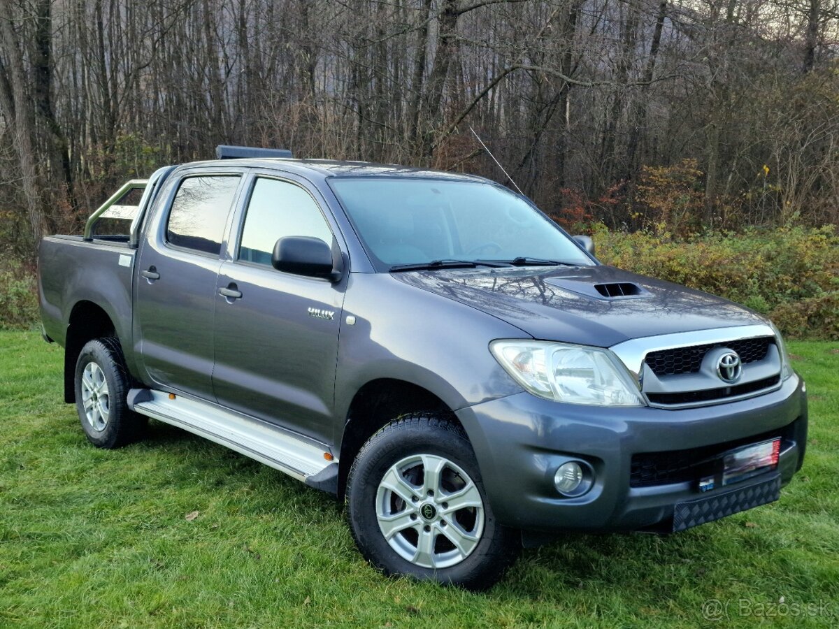 Toyota Hilux 2.5 D-4D 4X4 UZÁVIERKA UKÁŽKOVÝ STAV - 3
