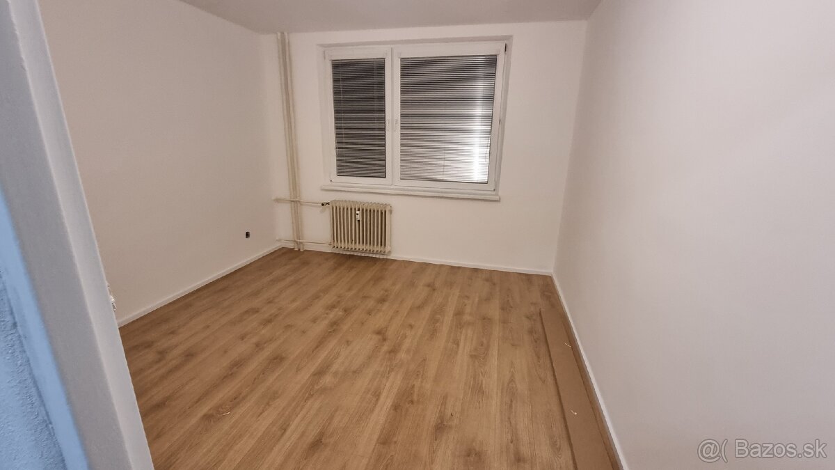 Na prenájom 2-izbový byt po kompletnej rekonštrukcii
- 3