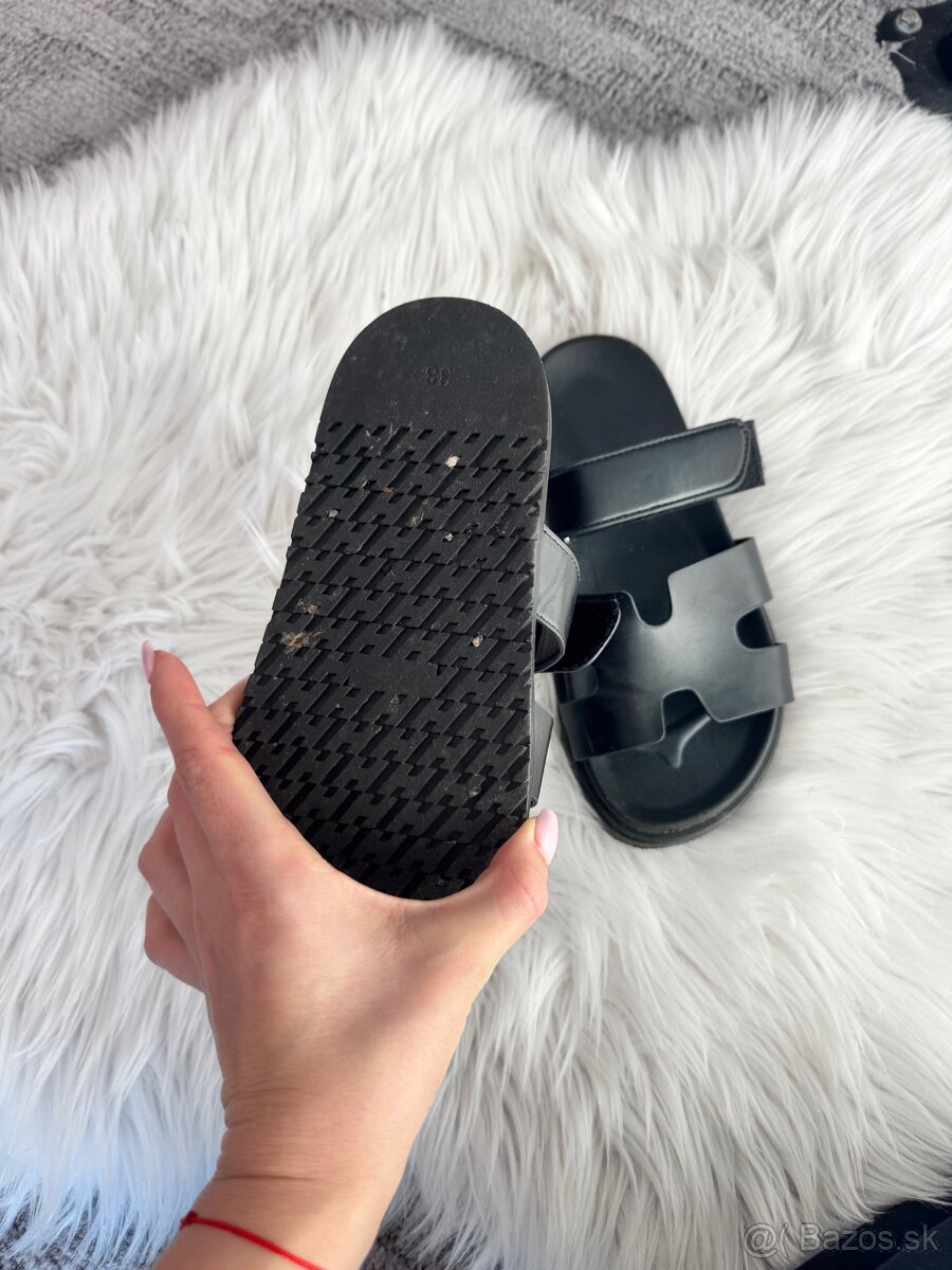 Čierne šľapky na štýl Hermes - 3