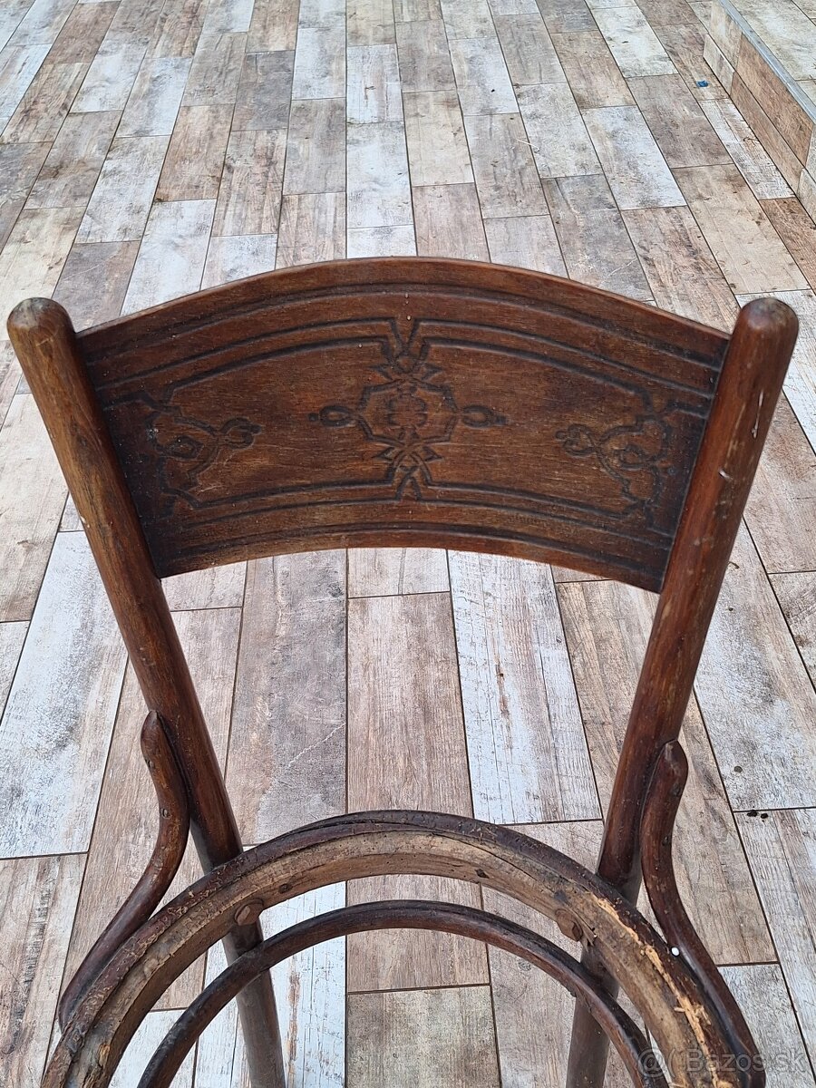 Stará stolička KOHN J&J - 3