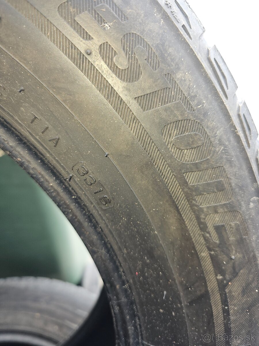 235/60 R18 - 3