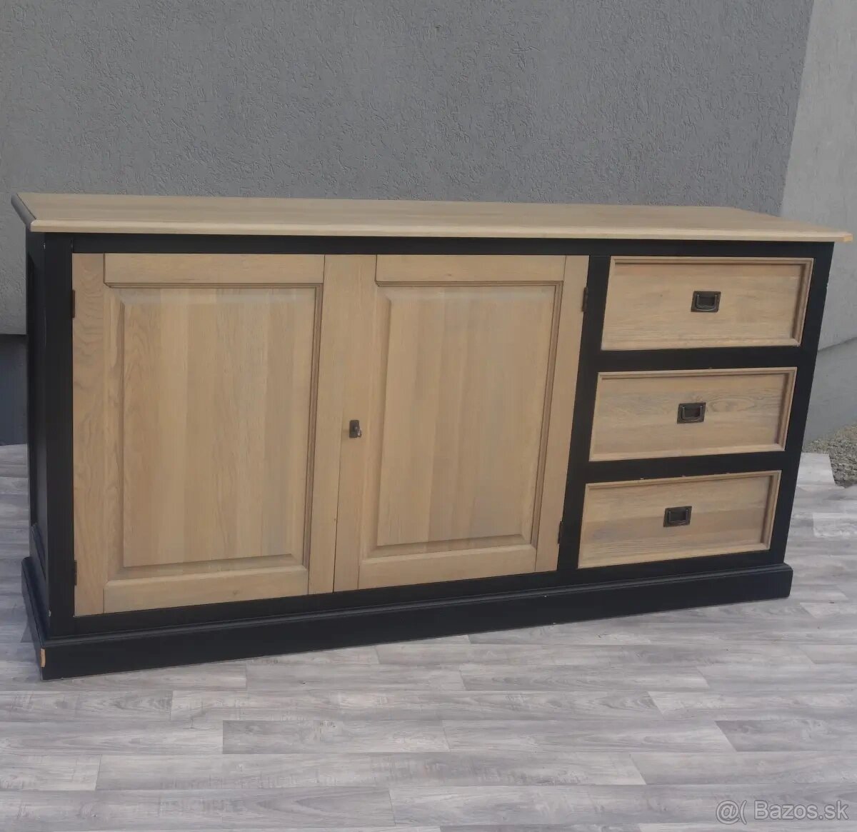 Komoda v dvojfarebnom prevedení . - 3